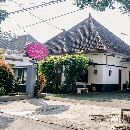 Super Oyo 353 Loesje Guest House Syariah Μαλάνγκ Εξωτερικό φωτογραφία