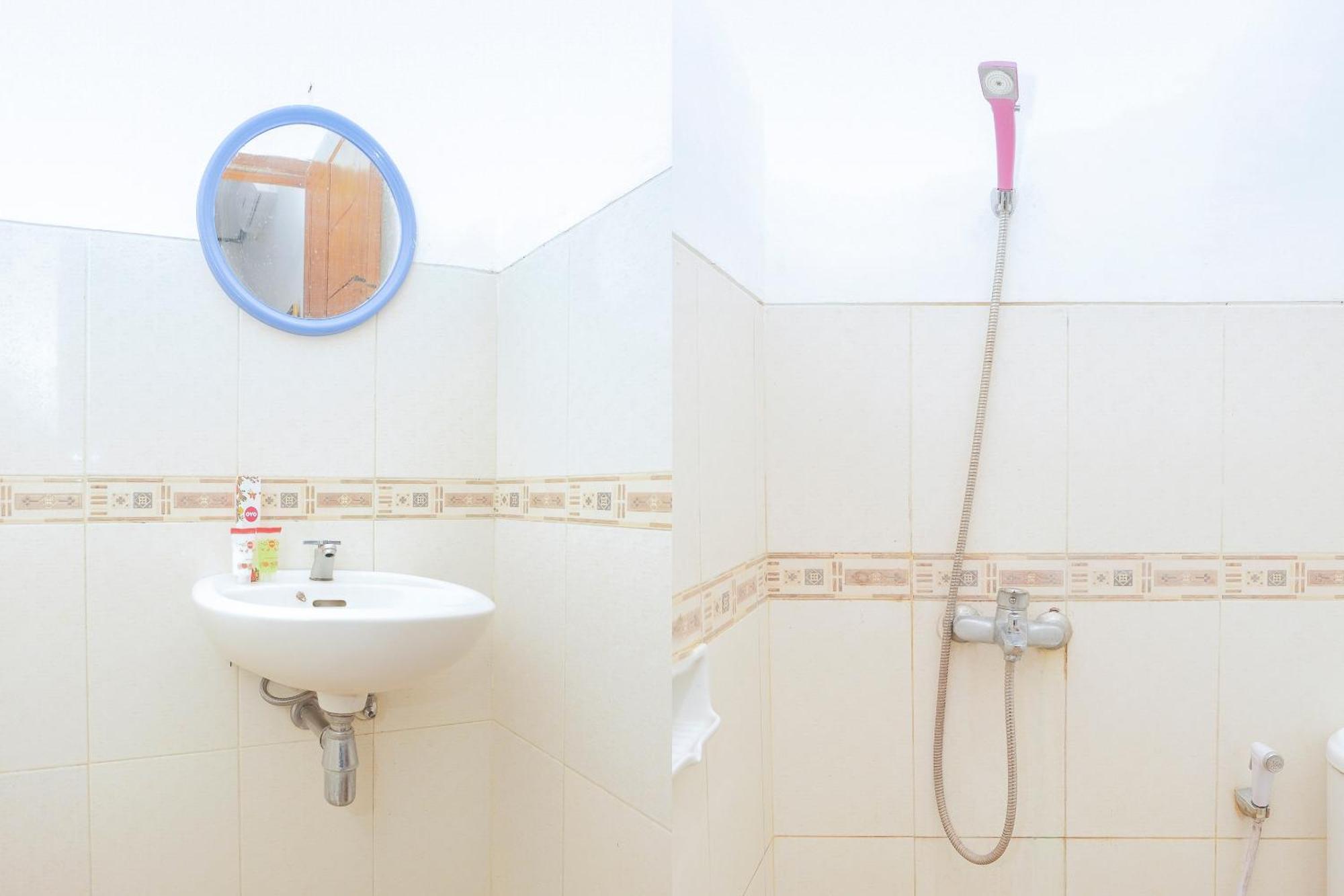 Super Oyo 353 Loesje Guest House Syariah Μαλάνγκ Εξωτερικό φωτογραφία