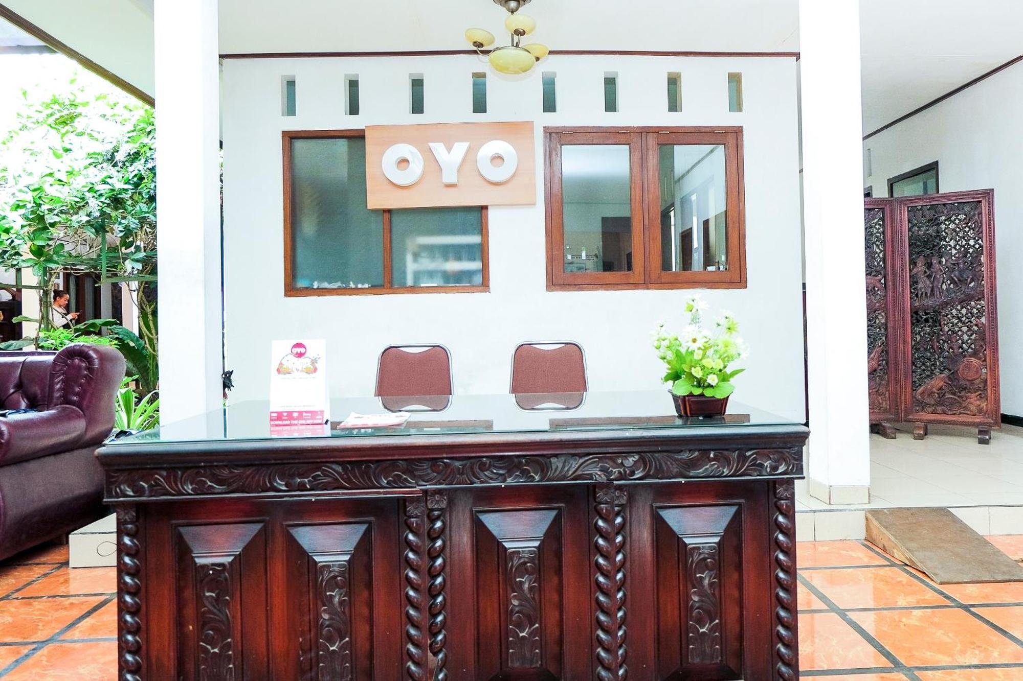 Super Oyo 353 Loesje Guest House Syariah Μαλάνγκ Εξωτερικό φωτογραφία