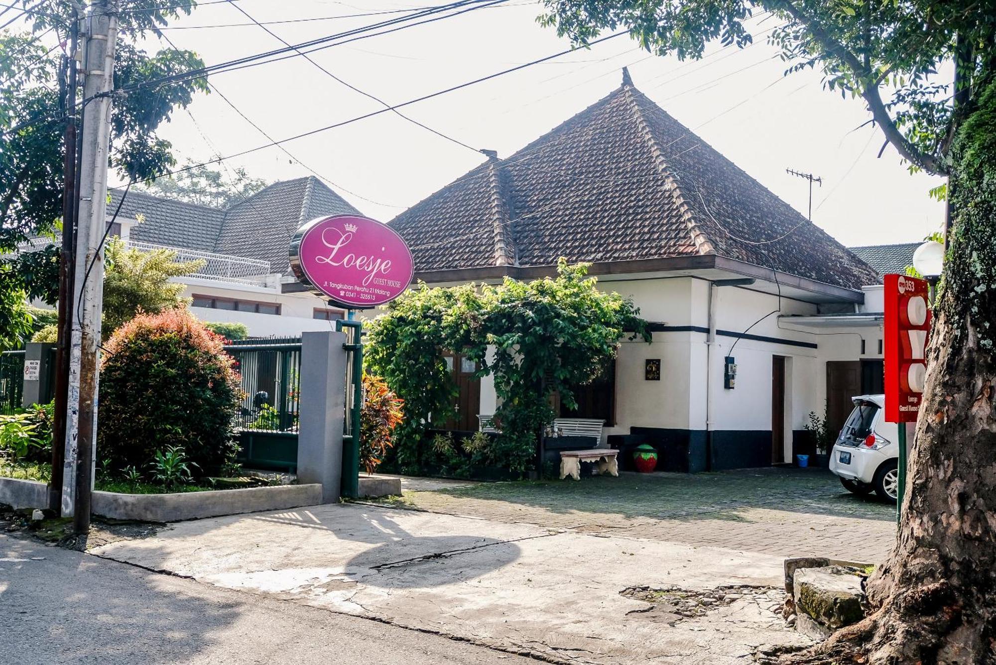 Super Oyo 353 Loesje Guest House Syariah Μαλάνγκ Εξωτερικό φωτογραφία