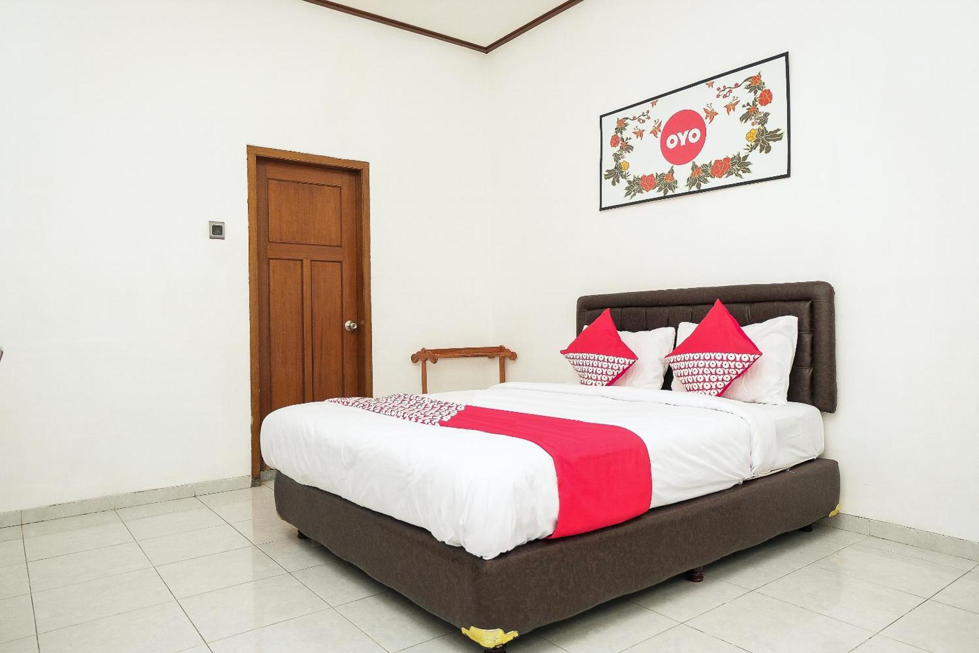 Super Oyo 353 Loesje Guest House Syariah Μαλάνγκ Εξωτερικό φωτογραφία